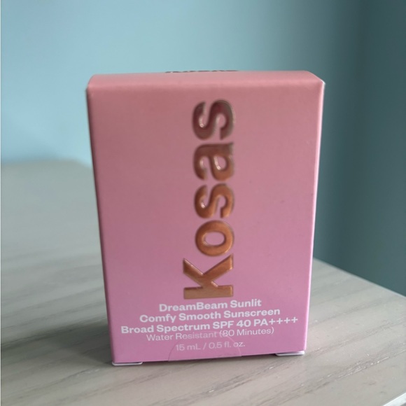 Kosas DreamBeam SPF 40 Mineral Sunscreen - Pink and Gold - Picture 4 of 5